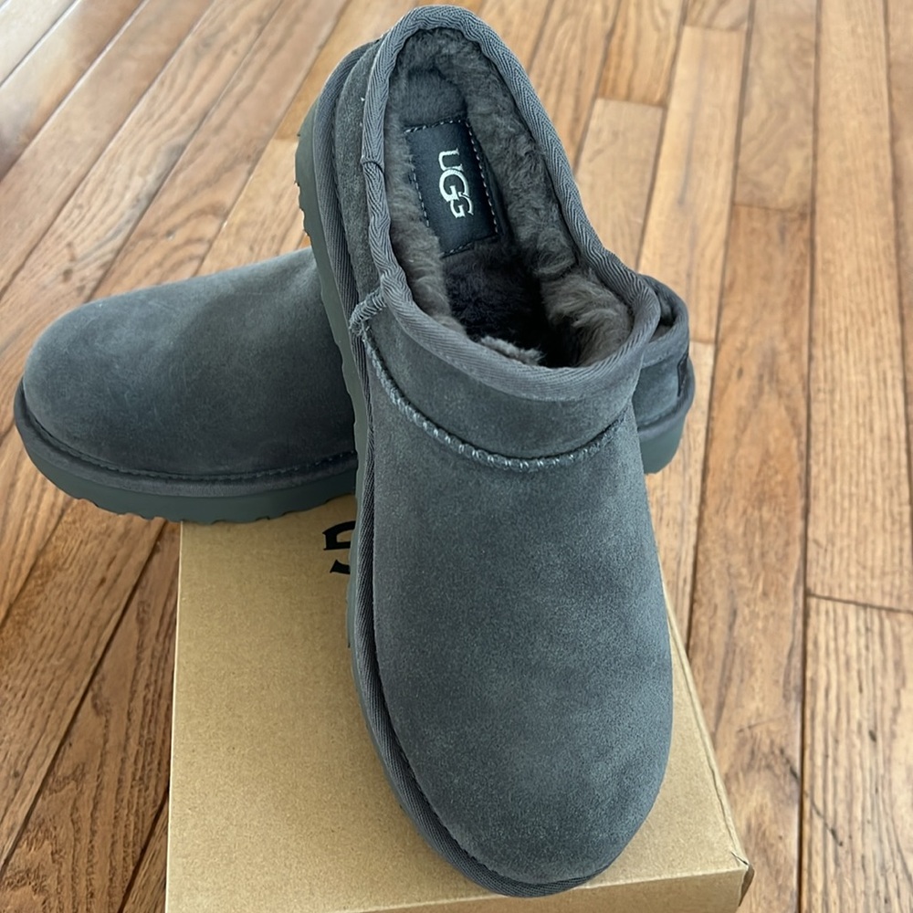 UGG® classic women’s slippers